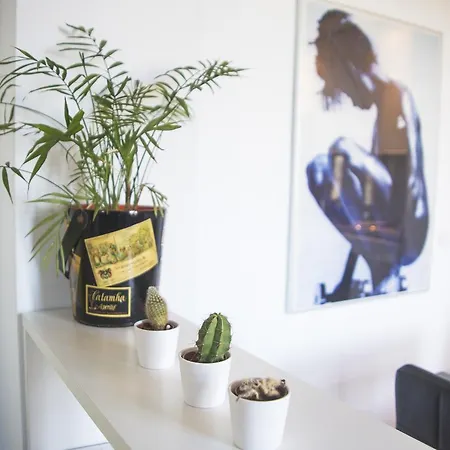 Dreams City Center Apartment
